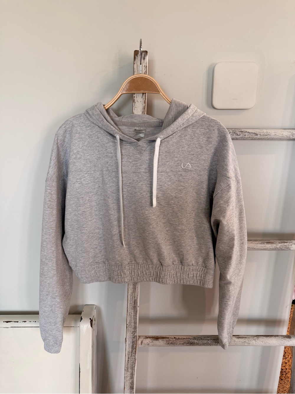 TLF activewear grey crop sweatshirt open back Women Large Hooded